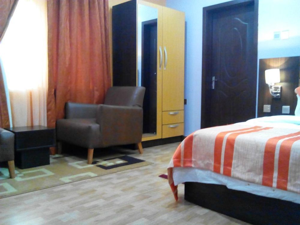 Downtown Royal Hotel Ikeja Exterior foto